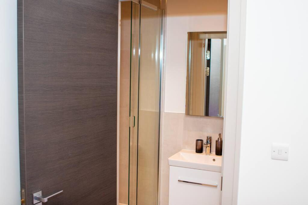 Stunning 1-Bedroom Flat In London! エクステリア 写真